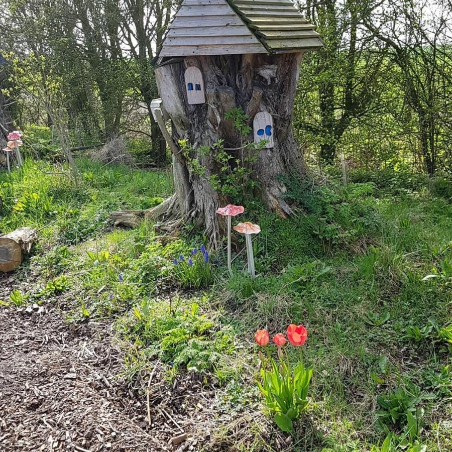 Romantic Escape Luxury Hobbit House With Hot Tub! Sheerness Exteriér fotografie